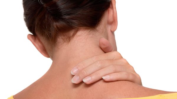 Instruções passo a passo sobre como massagear adequadamente as costas e o pescoço