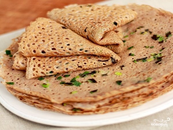 Crêpes sur une assiette