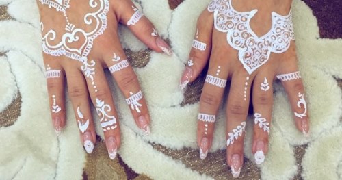 Mehendi - ce este. Desene cu henna pe corp pentru începători. Schițe, modele de tatuaje