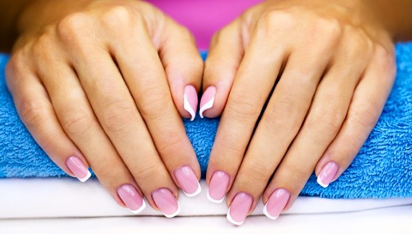 Manicure em tons pastel. Ideias suaves para manicure com fotos