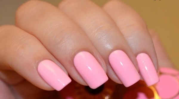 Manicure em tons pastel. Ideias suaves para manicure com fotos