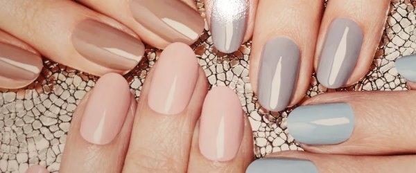 Manicure em tons pastel. Ideias suaves para manicure com fotos