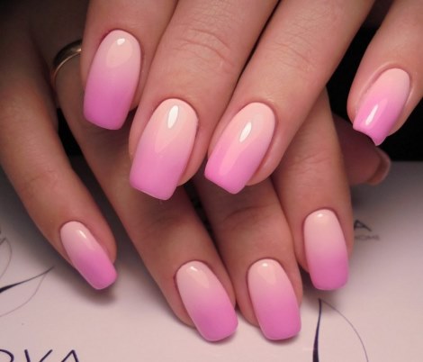 Manicure em tons pastel. Tendências da moda 2024 linda manicure delicada