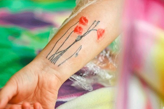 Tatuagens para meninas no braço e seu significado. Fotos, esboços, lindos, pequenos, inscrições