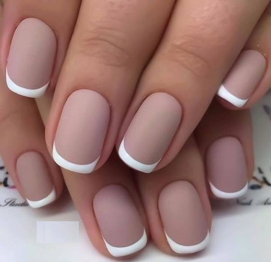 Jaqueta branca nas unhas. Idéias para desenhos, designs de manicure francesa