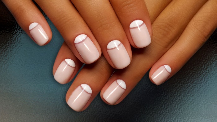 Jaqueta branca nas unhas. Idéias para desenhos, designs de manicure francesa