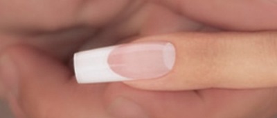 Français avec un beau motif. Extension d'ongle en gel, idées de conception de manucure française