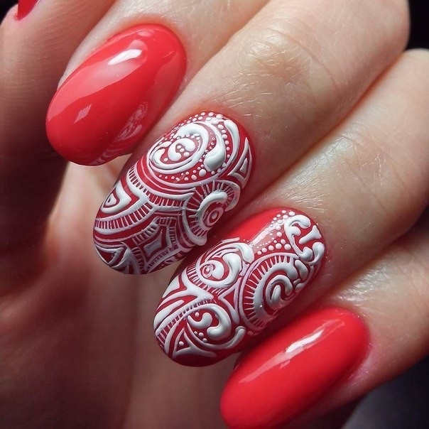 Manicure vermelha. Desenho de unhas em vermelho com verniz gel. Ideias, fotos, desenhos