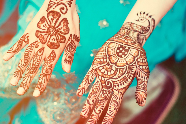 Tatuagem de hena (mehendi) no braço - desenhos pequenos e leves. Quanto tempo dura a tatuagem? Preço. Uma foto