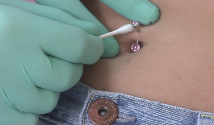 Piercing au nombril - photo comment c'est fait, guérit. Piercing en or, argent