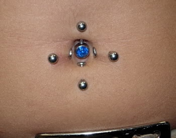 Piercing au nombril - photo comment c'est fait, guérit. Piercing en or, argent