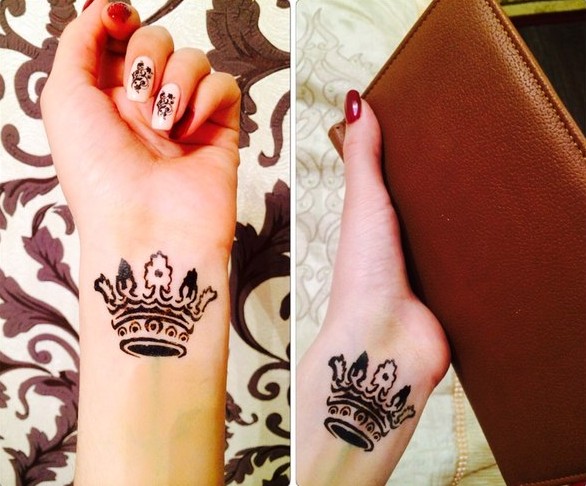 Desene pe mână cu henna, tatuaj mehendi pentru începători, schițe ușoare, modele. O fotografie