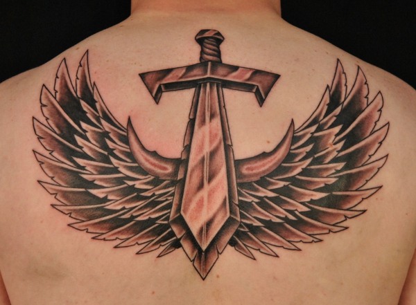 Tattoo Wings (aripă) pe spate - adică pentru fete și bărbați. O fotografie