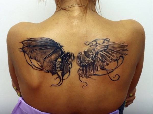 Tattoo Wings (aripă) pe spate - adică pentru fete și bărbați. O fotografie