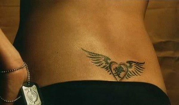 Tattoo Wings (aripă) pe spate - adică pentru fete și bărbați. O fotografie