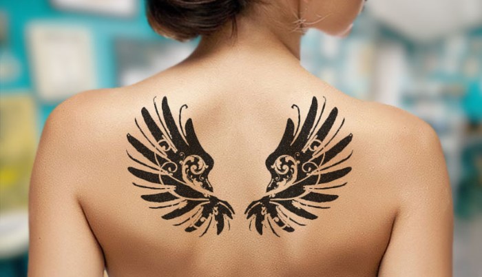 Tattoo Wings (aripă) pe spate - adică pentru fete și bărbați. O fotografie