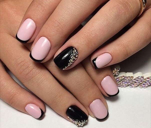 Design de unhas francês - notícias e fotos. Idéias de desenho, com polidor de gel brilhante, strass, brilhos, controles deslizantes, listras