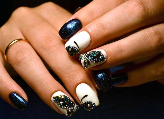 Design strass em unhas. Que lindo colocar, colar, consertar, ideias de localização