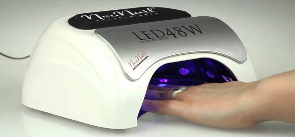 As melhores lâmpadas para secar unhas para manicure, goma laca: tabletop, ultravioleta, Led, como usar