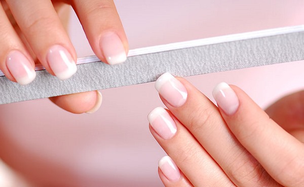 Ideias simples de manicure bonitas. Como dar um passo a passo com uma foto para iniciantes