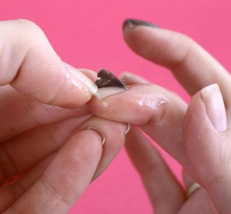 Adesivos de unhas à base de água. Como imprimir, usar, colar sob gel, sobre verniz, goma laca