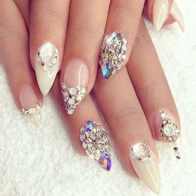 As melhores ideias de manicure de casamento para a noiva. Tendências da moda, design com fotos curtas, longas, estendidas, unhas de gel, francesas