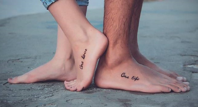 Inscrições de tatuagem para meninas - com significado, em latim com tradução, belos estilos, desenhos, fotos