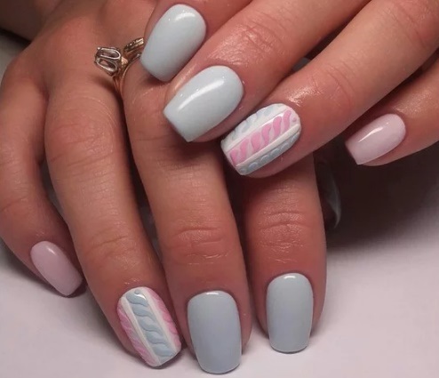 Manicure cinza-rosa. Fotos, novidades. Tendências de design de moda em 2024: francês, com brilhos, strass, gradiente, goma-laca, listras