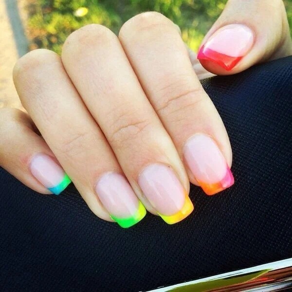 Unhas de transição de cores: foto, combinação de cores. Idéias sem design: duas cores, três cores, várias cores