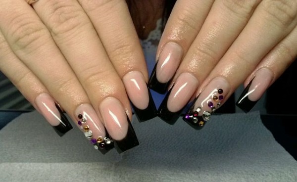 Manicure francesa com strass. Foto, tendências de design da moda. Como fazer goma-laca e polimento em gel