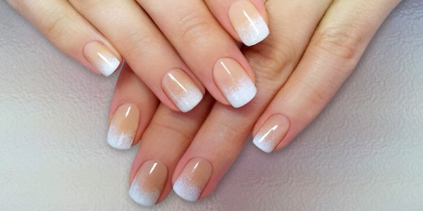 Manicure francesa com um padrão. Fotos, cores da moda e ideias de design 2024