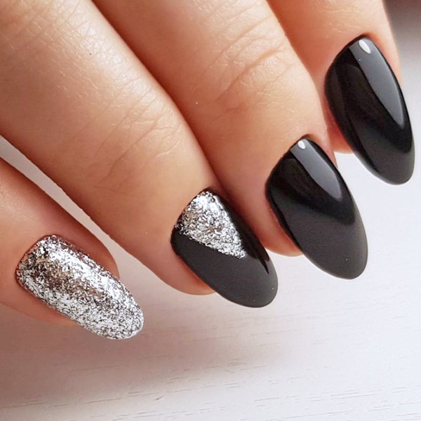 Manicure com verniz preto. Fotos, ideias de design com strass, brilhos, esfregando, com ouro, prata