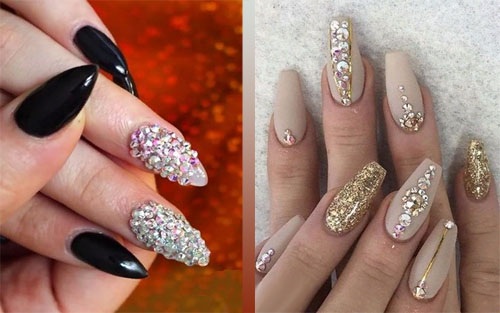 Belle conception des ongles. Photo de nouveaux articles avec des strass, une veste avec de l'or, manucure de mariage. Tendances de la mode