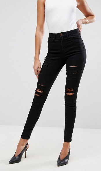 Calça jeans preta de cintura alta. O que vestir, o que comprar para mulheres, para meninas