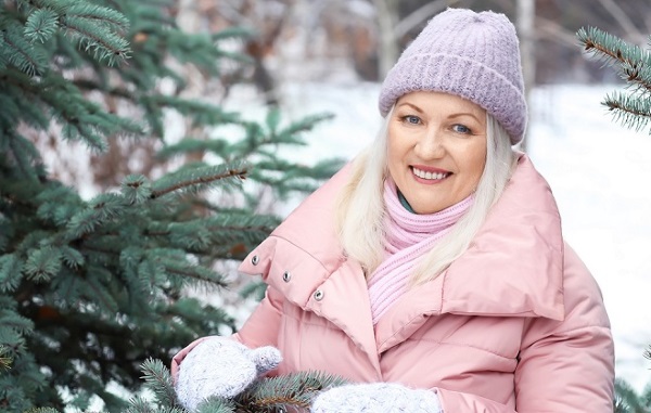 Chapéus para mulheres com mais de 50 anos. Outono, inverno, malha, pele