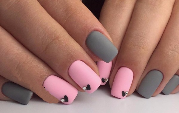 Idéias para manicure rosa para unhas curtas. Foto, desenho com strass, padrão, esfregando, polonês de gel