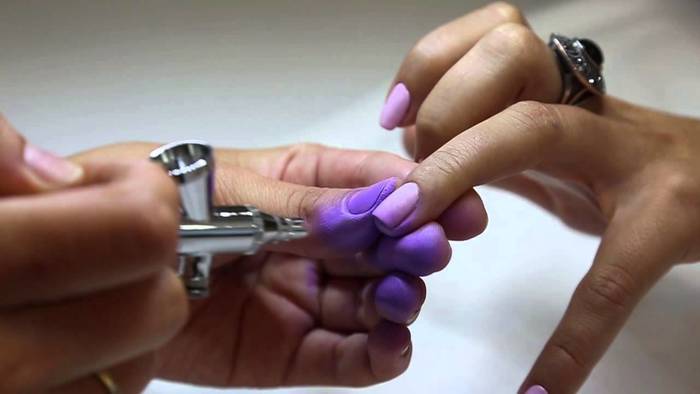 Manicure cinza em unhas curtas. Foto, desenho com foto, novos itens 2024