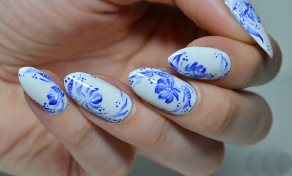 Manicure em tons de azul. Verniz para foto gel, gradiente, goma laca para unhas curtas e compridas. Design, técnicas