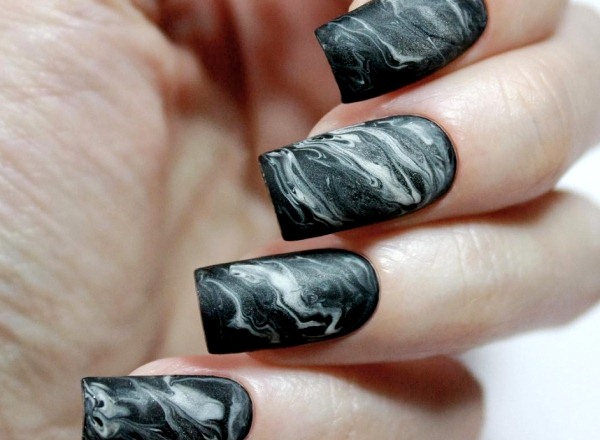 Desenhos de manicure em preto. Fotos, ideias 2024 para unhas curtas e compridas