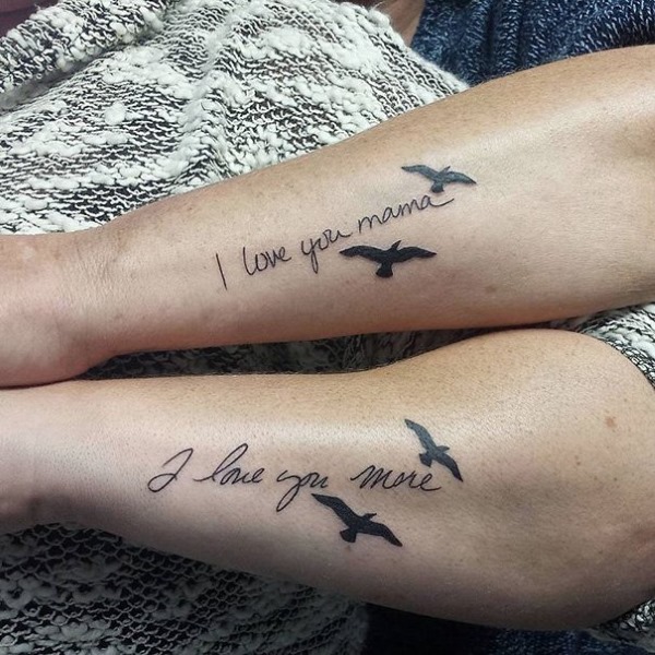 Tatuagens emparelhadas para dois amantes, para amigos, irmãs. Pequenos esboços, idéias de letras