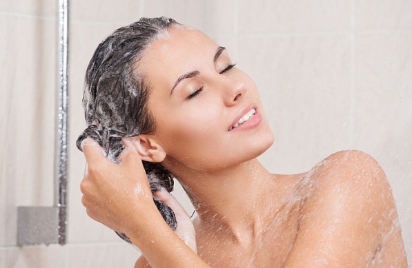 Produits de teinture des cheveux. Le meilleur professionnel pour les cheveux gris, après mise en évidence, éclaircissement