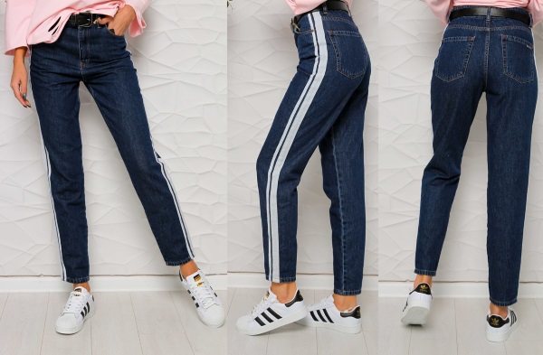 Jeans feminino com listras. Na moda ou não este ano, o que vestir, foto