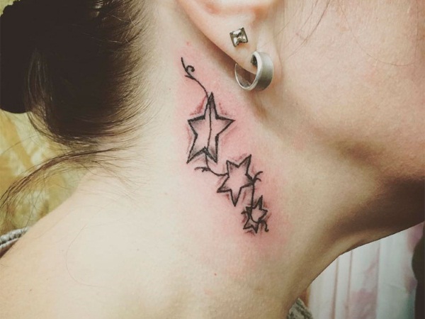 Tatuagem no pescoço para meninas nas costas / laterais / frente. Fotos, inscrições, esboços