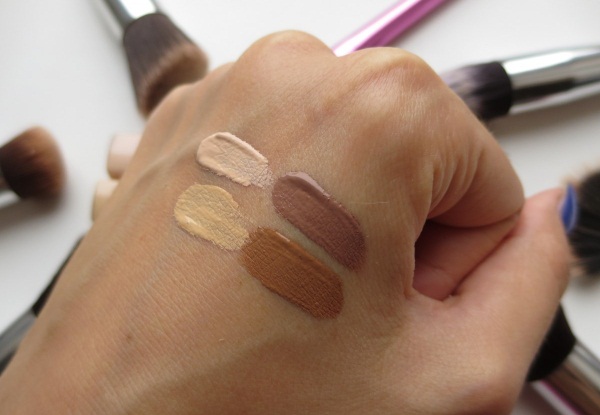 Couleur taupe - c'est quoi, une photo en vêtements, maquillage. Quoi porter, combinaison