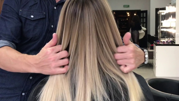 Blondes aux racines foncées. Photo, techniques de coloration, mise en évidence, tonification