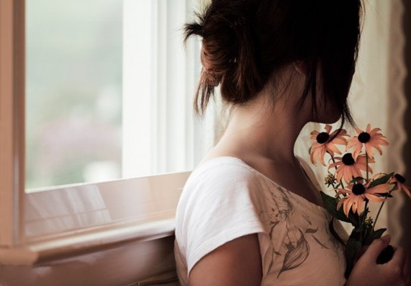 Une belle photo d'une fille brune sur avu sur Instagram, selfie. Comment le faire à la maison