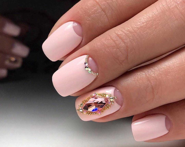 Linda manicure para unhas compridas. Fotos, designs, ideias