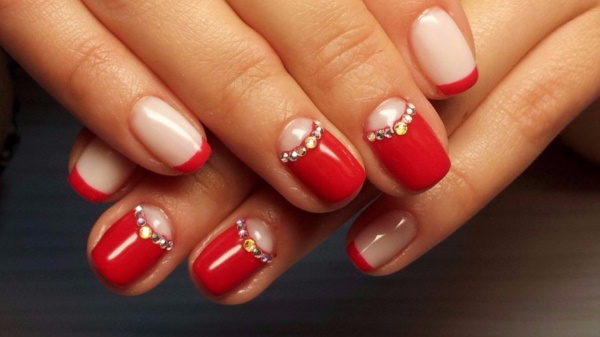 Linda manicure em unhas curtas. Foto, como fazer, ideias de design