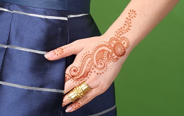 Mehendi disponível para iniciantes. Esboços de fotos, desenhos passo a passo