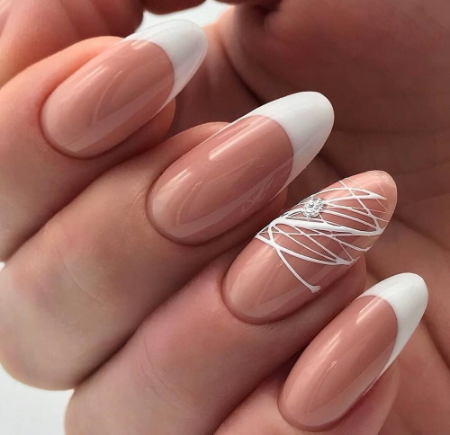 Manicure de teia de aranha para design. Tutoriais em vídeo para unhas curtas e longas